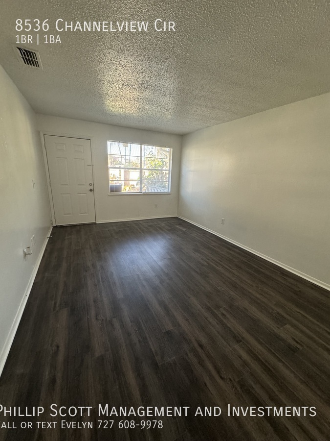 8536 CHANNELVIEW CIR