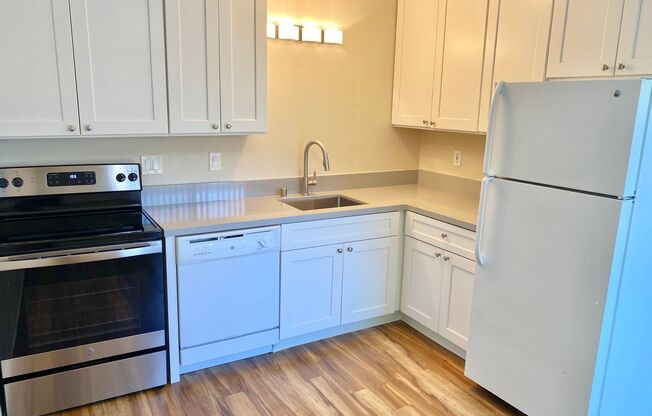Sunny Terra Linda 2bed/1.5bath, Parking! Storage! Pool! - PROGRESSIVE