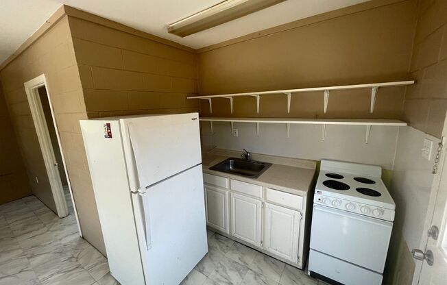 1 bed, 1 bath, 500 sqft, $650, Unit Admiral3