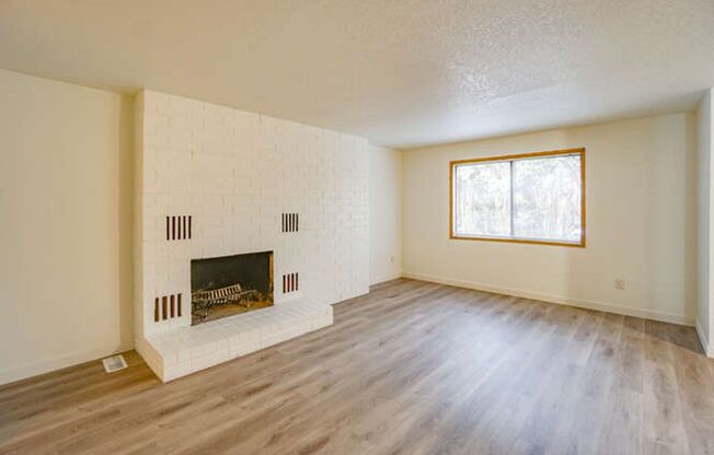 Hidden Pines Apartments