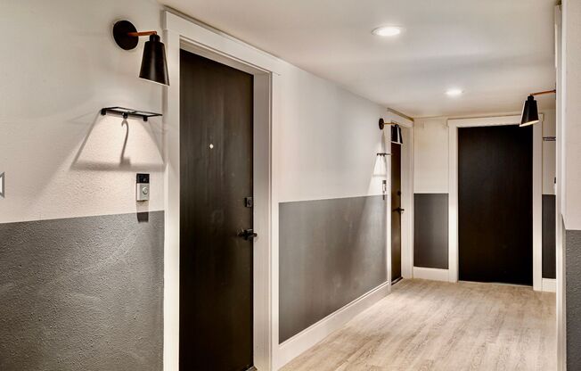 2 beds, 1 bath, 894 sqft, $1,599, Unit 23