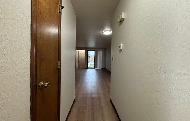 1 bed, 1 bath, 722 sqft, $870, Unit Apt. 13