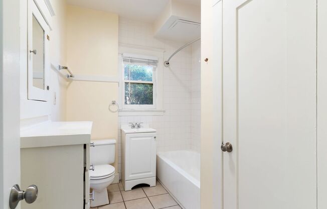 Studio, 1 bath, 320 sqft, $1,595, Unit 07