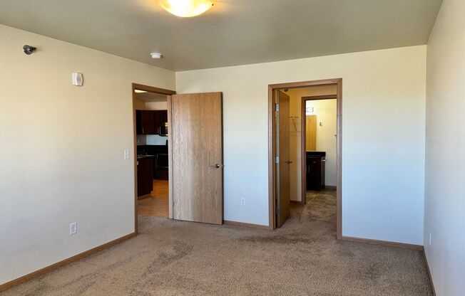 1 bed, 1 bath, 718 sqft, $960, Unit 605-311