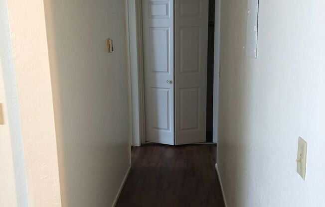 1 bed, 1 bath, 695 sqft, $950, Unit 206