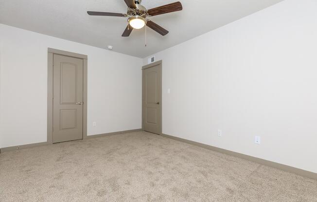 2 beds, 1 bath, 850 sqft, $1,106