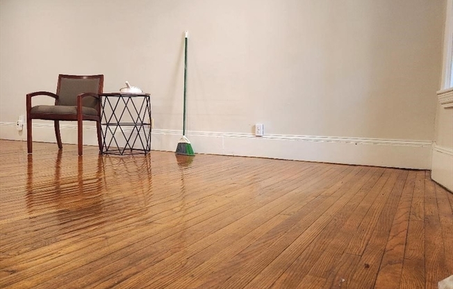 Studio, 1 bath, 425 sqft, $2,200, Unit 2