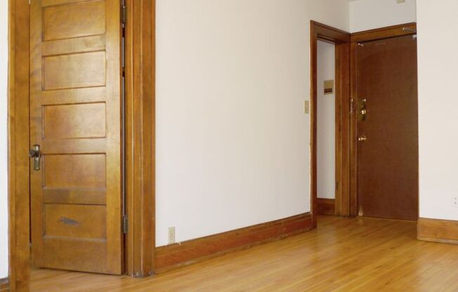 1 bed, 1 bath, 410 sqft, $865, Unit 22 - 31