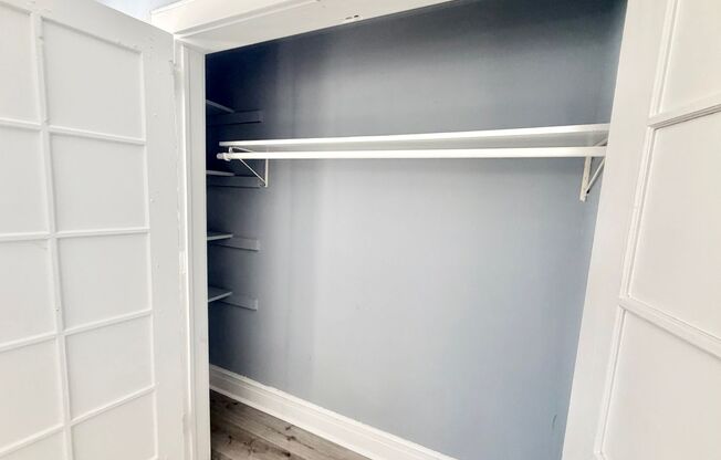 Studio, 1 bath, $975, Unit 301