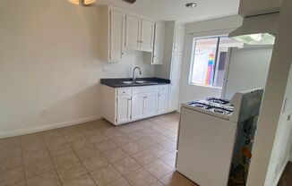 2 beds, 1 bath, 757 sqft, $2,295