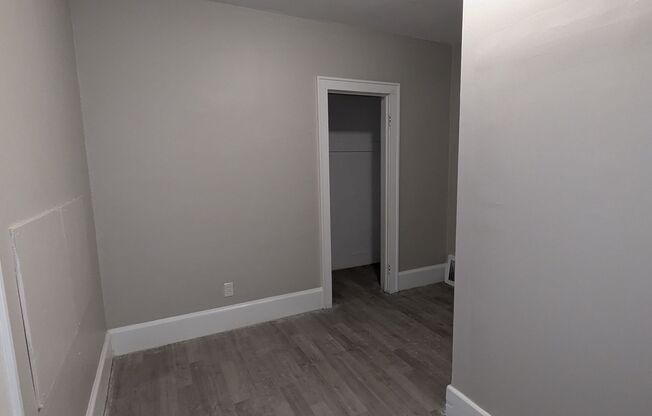 3 beds, 1 bath, $950, Unit Unit 1