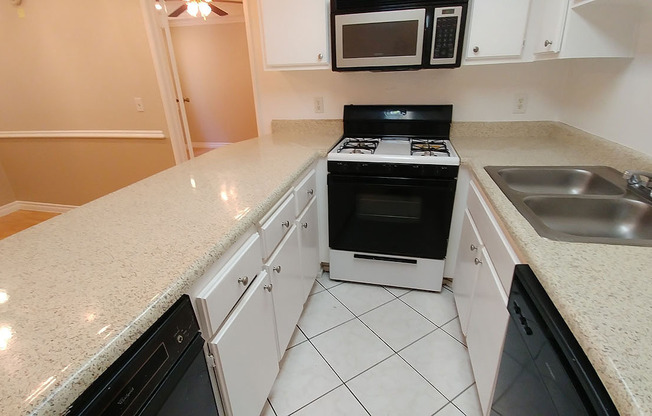 2 beds, 2 baths, 910 sqft, $2,595, Unit 209