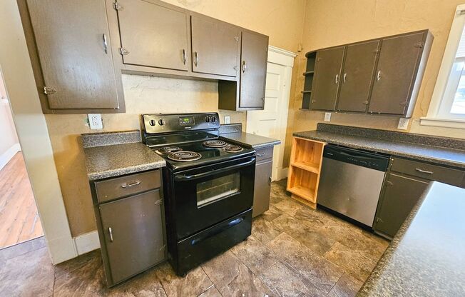 3 beds, 1 bath, $1,500