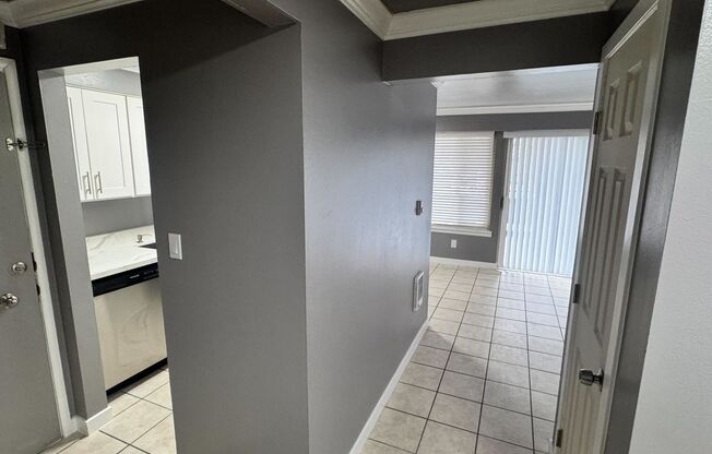 2 beds, 1 bath, 765 sqft, $1,925, Unit Unit 06