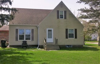 AVAILABLE AUGUST 1st! 4 Bedroom, 2 Bathroom House, 1600 SqFt - 4226 Lincoln Swing