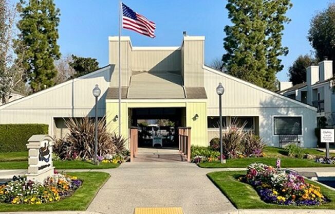 2 beds, 1 bath, 931 sqft, $1,695, Unit 326***