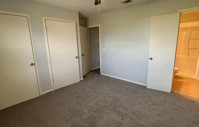 3 beds, 2 baths, 1,100 sqft, $1,450, Unit 4111