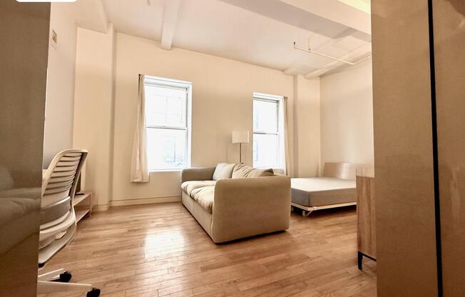 Studio, 1 bath, 420 sqft, $4,500, Unit 6D