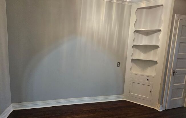 2 beds, 1 bath, 1,200 sqft, $1,250, Unit 1115 S Gary Pl