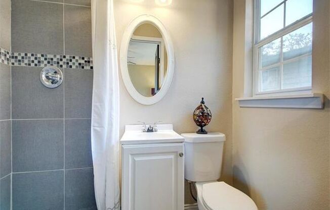Cool home in East Austin - Don't Miss this one - Perfect for Roommates!
