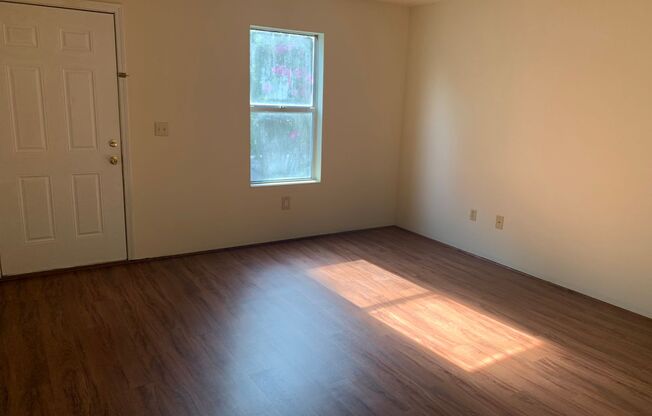 3 beds, 2 baths, $1,600