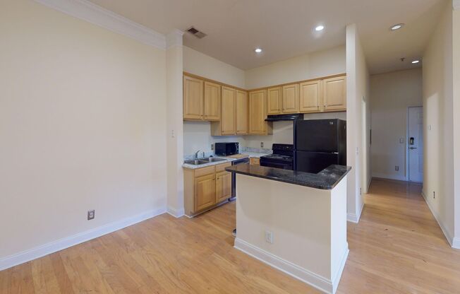 2 beds, 2 baths, $1,550