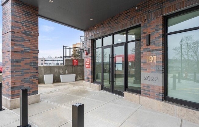 1 bed, 1 bath, 675 sqft, $3,400, Unit 513