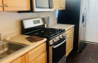 2 beds, 1 bath, $2,300, Unit 1