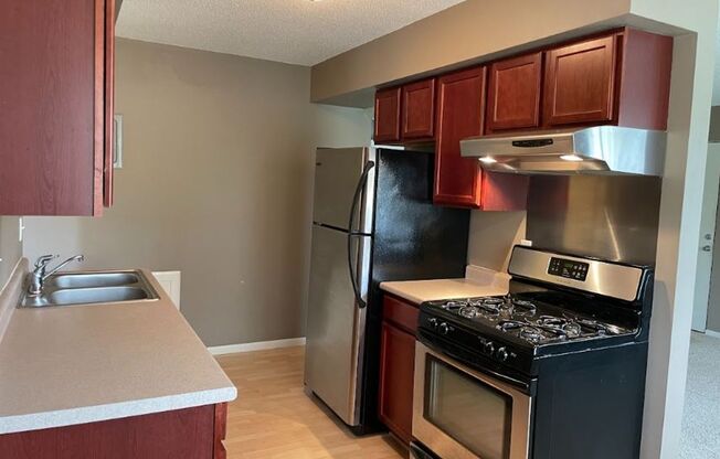 2 beds, 1 bath, $1,399