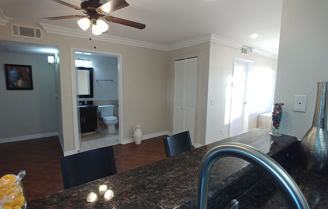 2 beds, 2 baths, 950 sqft, $2,950, Unit 206