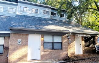 MODERN 2/2 w/ Vaulted Ceilings, Stone Counters, & Privacy Fenced Yard! Mins to FSU/TCC! Avail NOW for $1275/month!