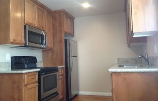 2 beds, 1 bath, 800 sqft, $2,200, Unit 01