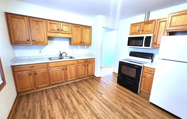 Spacious 3-bedroom single family home w/ finished basement