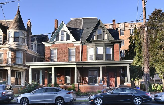 Beautiful Spacious Single Family on 2nd St