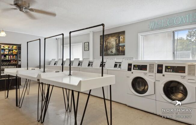 1 bed, 1 bath, 640 sqft, $1,075, Unit 1000F