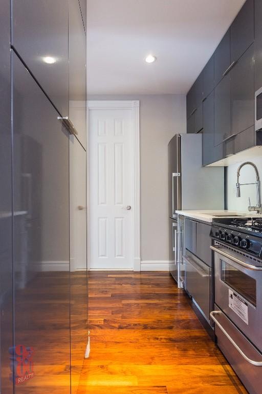 1590 Lexington Ave
