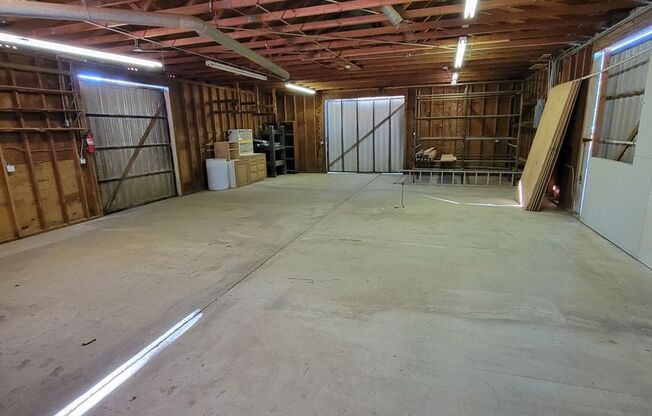 LARGE workshop or storage space available for lease in Ramona.