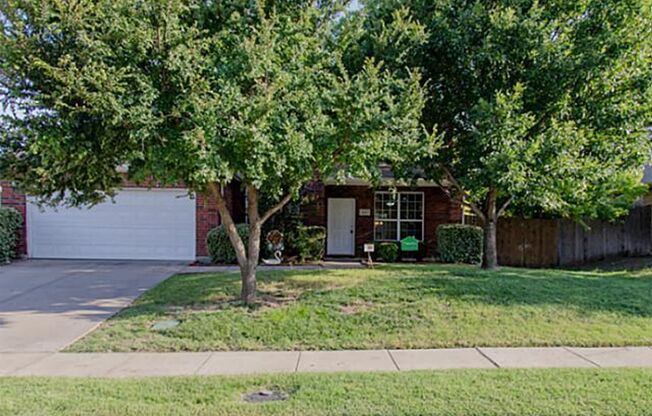 Elegant home with wooden floors, Ceramic tiles. Solar Panels will reduce your monthly electricity bill to extremely lower value