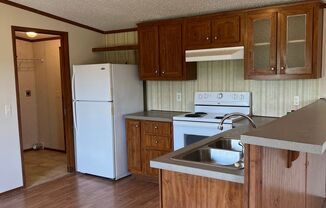 3 beds, 2 baths, $900