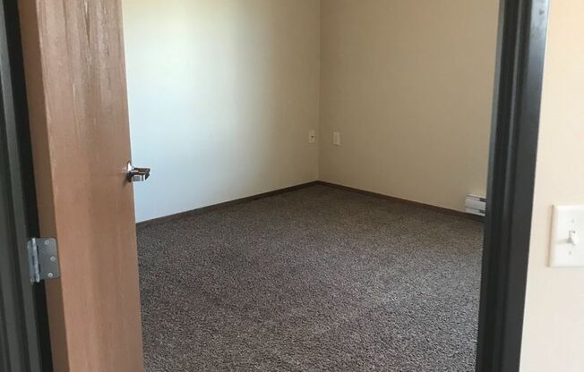 2 beds, 2 baths, 1,039 sqft, $1,595, Unit 3100