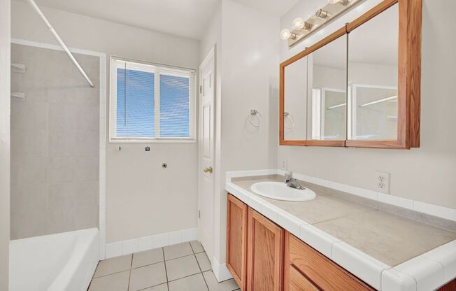 2 beds, 1.5 baths, 1,200 sqft, $1,450, Unit I-1