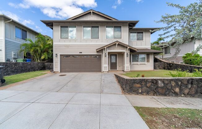 3 BD/3 BA Home in Kahiwelo At Makakilo with Garage