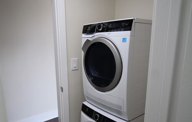 Studio, 1 bath, 389 sqft, $1,840, Unit 1845-711