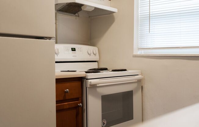 2 beds, 1 bath, 850 sqft, $995, Unit K135