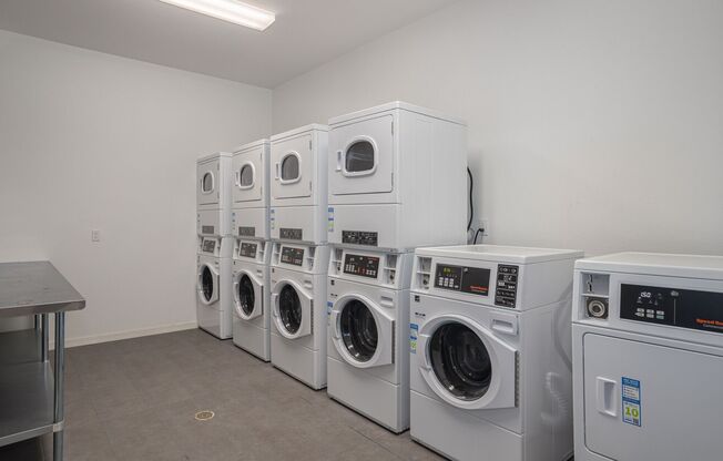 1 bed, 1 bath, 520 sqft, $1,300, Unit 21