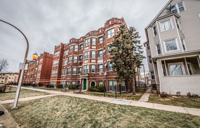5948 W Superior