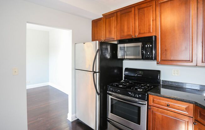 2 beds, 1 bath, 959 sqft, $2,695, Unit 4812-1