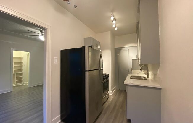 Studio, 1 bath, 500 sqft, $1,695, Unit 305