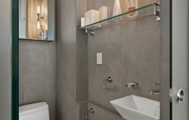 1 bed, 1.5 baths, 1,066 sqft, $6,000, Unit 5D