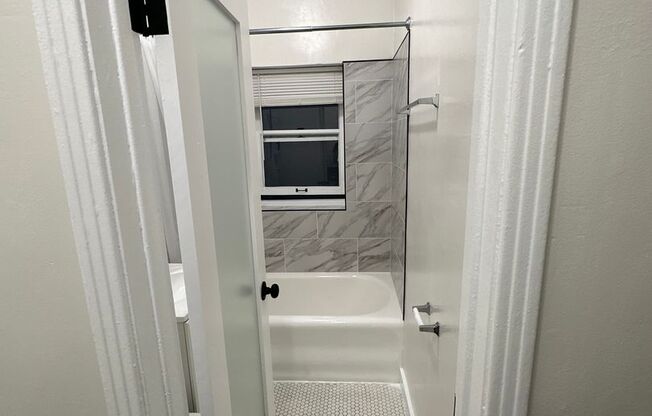 Studio, 1 bath, $1,575, Unit 305